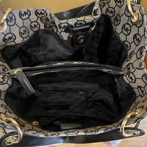 Michael Kors Signature Canvas and Leather Large Bucket Bag - Picture 5 of 6